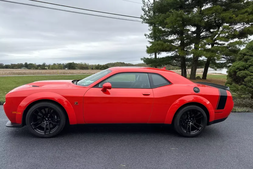 2023 Dodge Challenger R/T Scat Pack Widebody photo 1