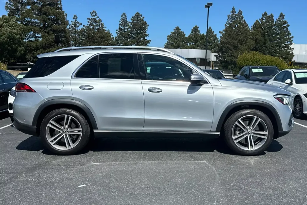 2022 Mercedes Benz GLE 450 4MATIC photo 1