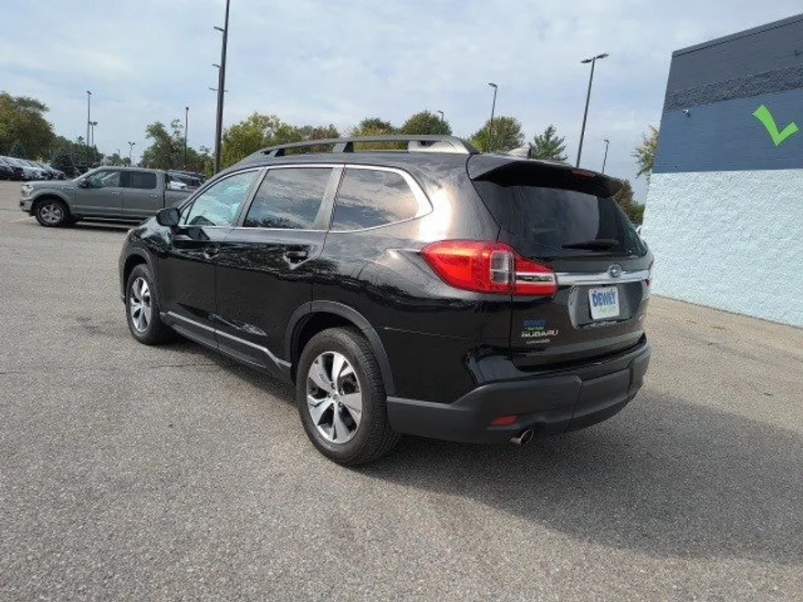2022 Subaru Ascent Premium photo 1