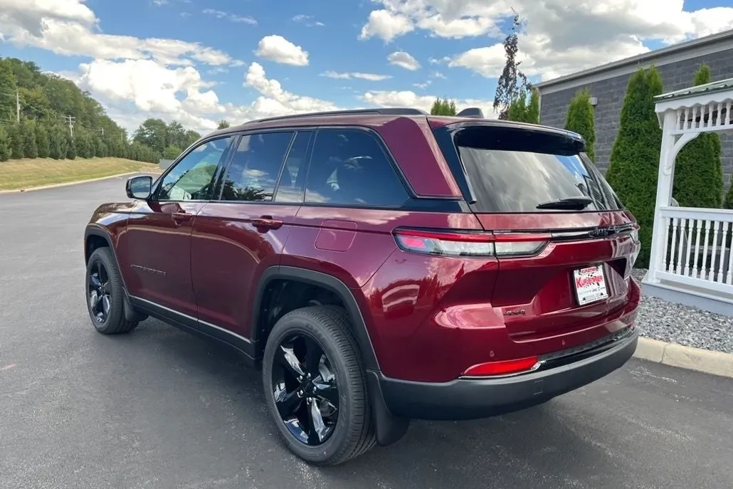 2025 Jeep Grand Cherokee Altitude X photo 1
