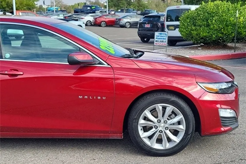 2024 Chevrolet Malibu 1LT photo 1