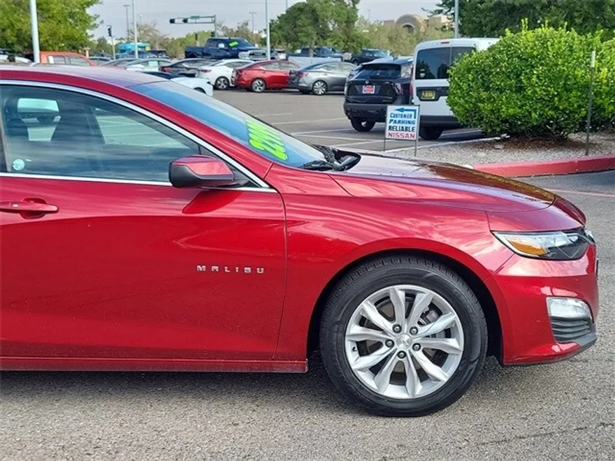 2024 Chevrolet Malibu 1LT photo 1