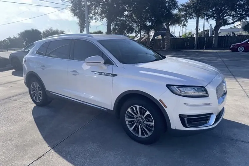 2019 Lincoln Nautilus Select photo 1