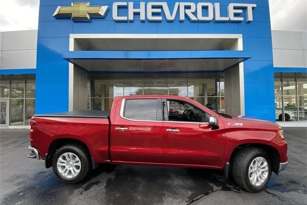 2023 Chevrolet Silverado 1500 LTZ photo 1