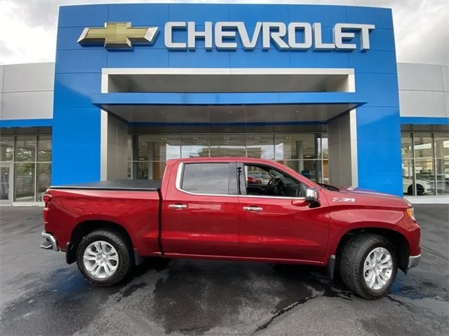 2023 Chevrolet Silverado 1500 LTZ photo 1