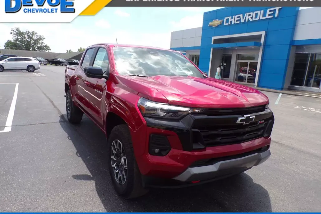 2025 Chevrolet Colorado Z71 photo 1
