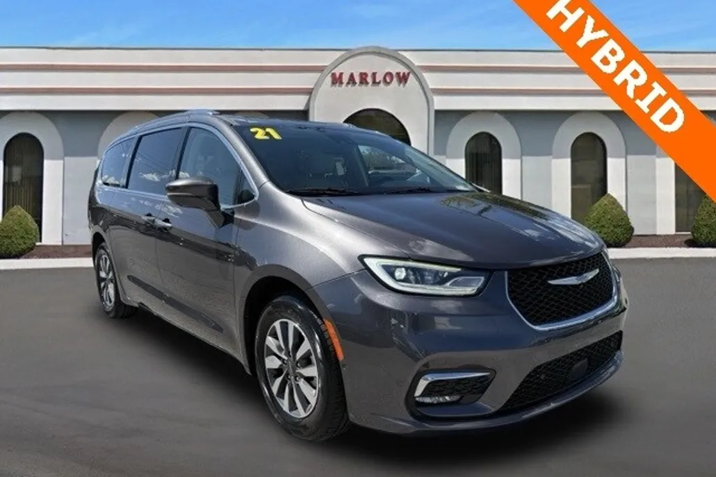 2021 Chrysler Pacifica Hybrid Touring L photo 1