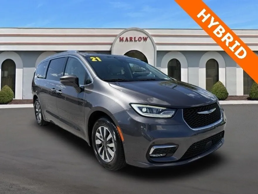 2021 Chrysler Pacifica Hybrid Touring L photo 1