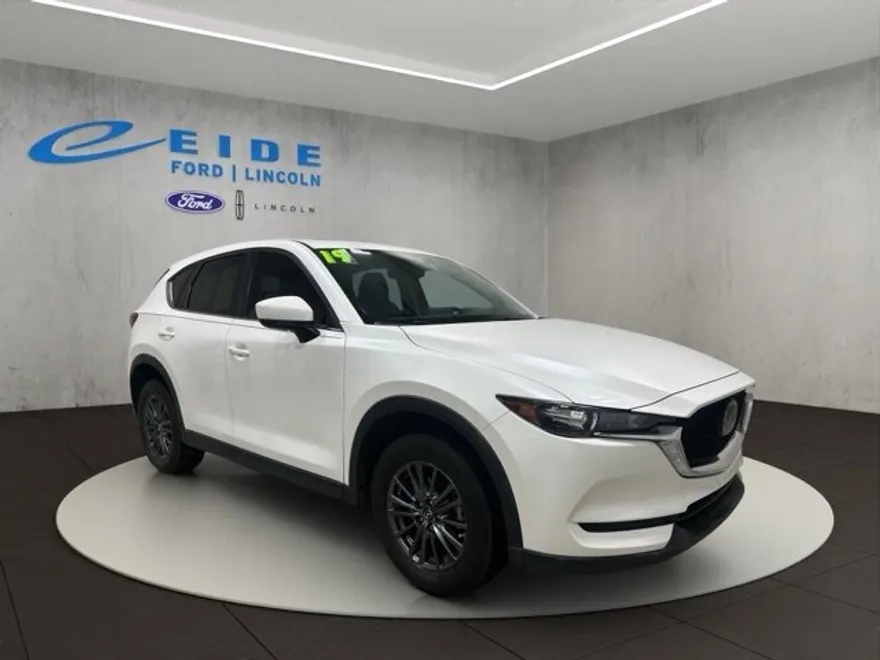 2019 Mazda CX-5 Touring photo 1
