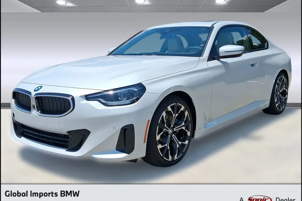2025 Bmw 230i Coupe photo 1