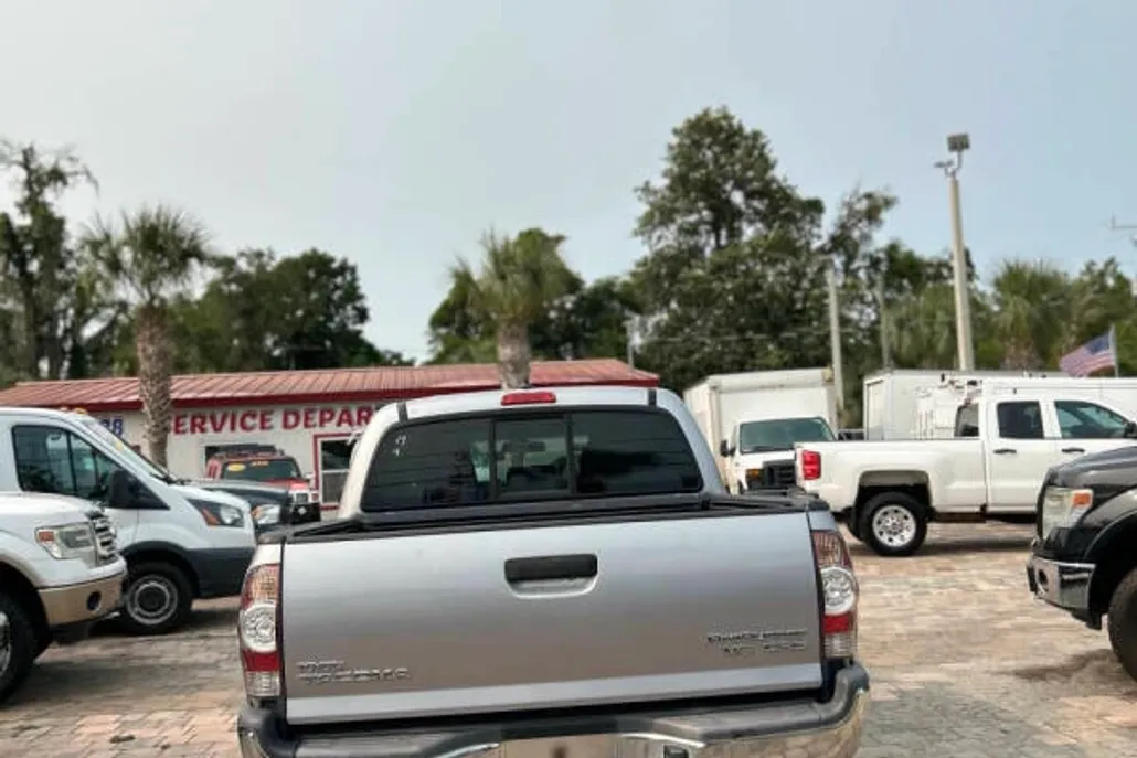 2015 Toyota Tacoma PreRunner V6 photo 1