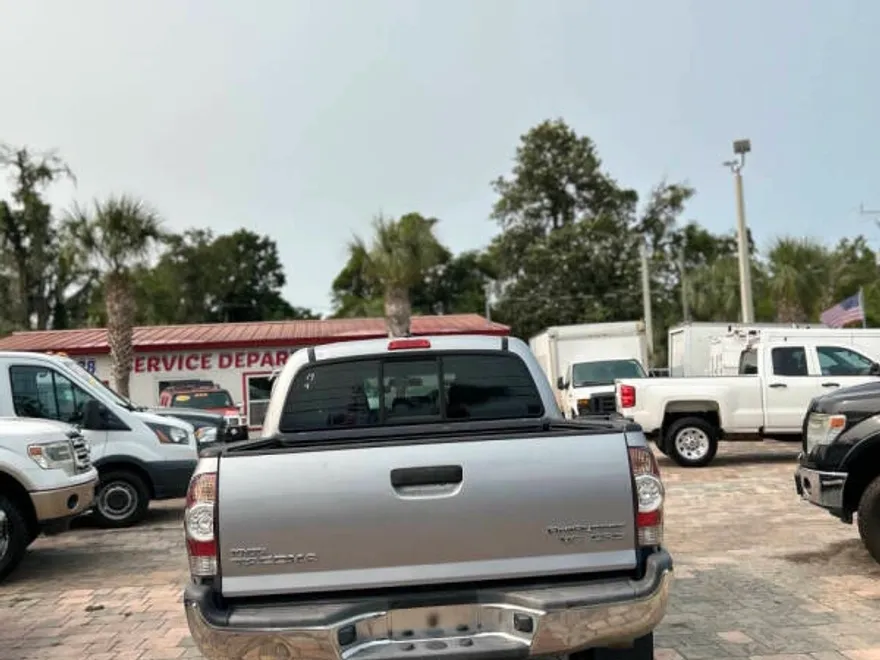 2015 Toyota Tacoma PreRunner V6 photo 1