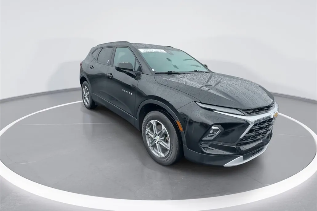 2023 Chevrolet Blazer 2LT photo 1