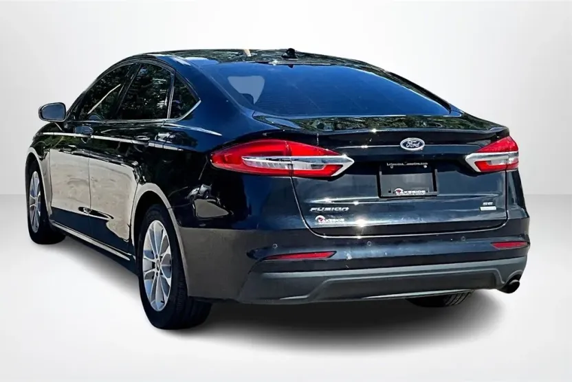 2020 Ford Fusion SE photo 1
