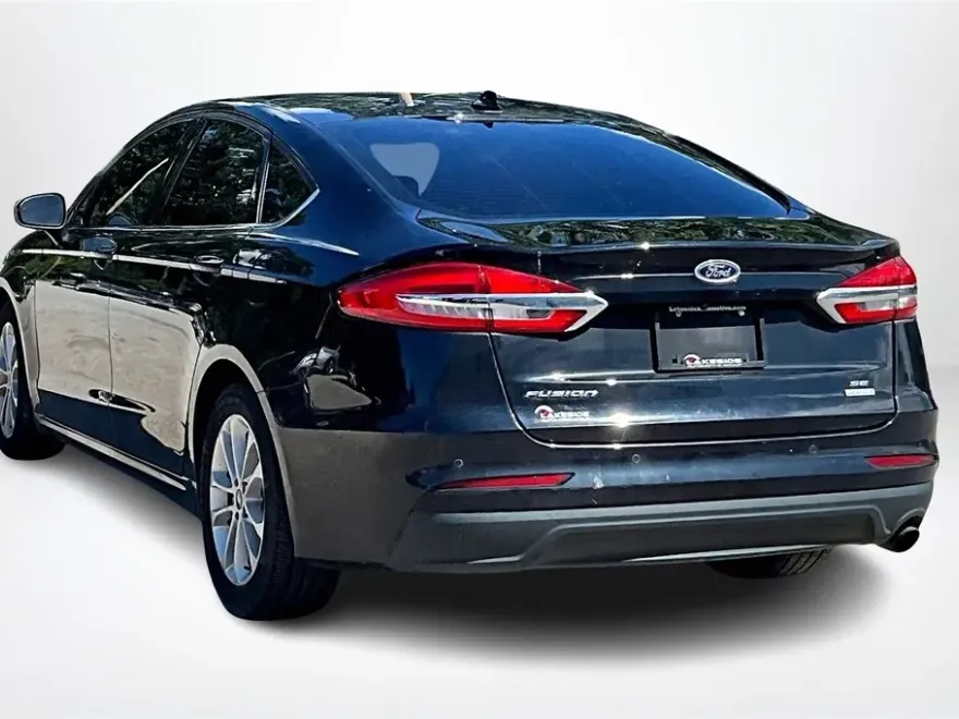 2020 Ford Fusion SE photo 1