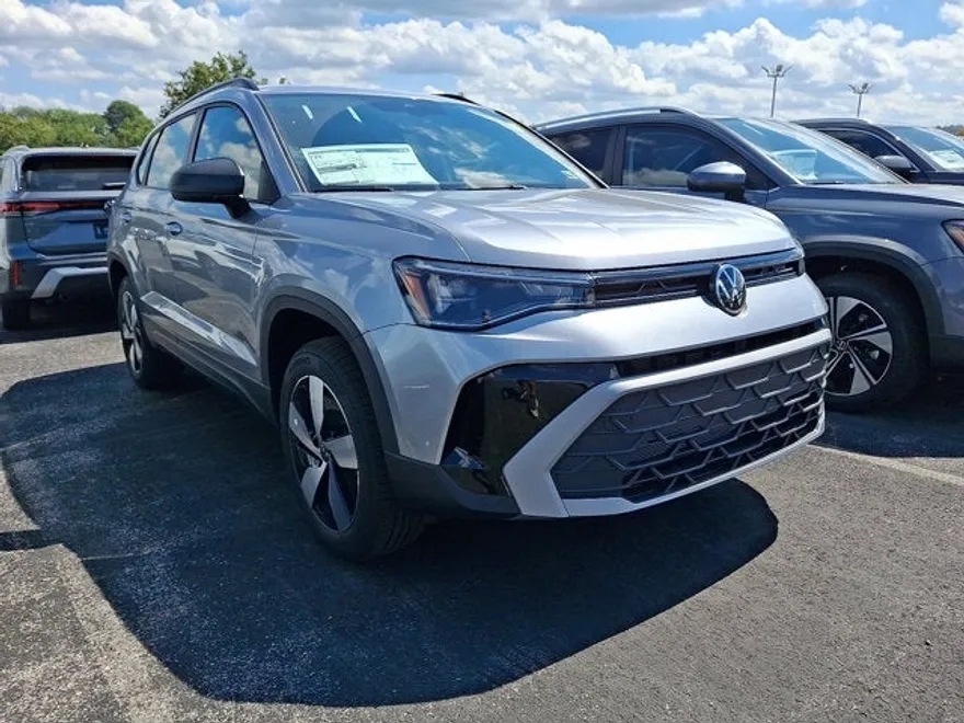 2025 Volkswagen Taos S photo 1