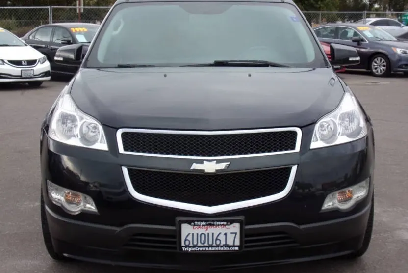 2012 Chevrolet Traverse 1LT photo 1