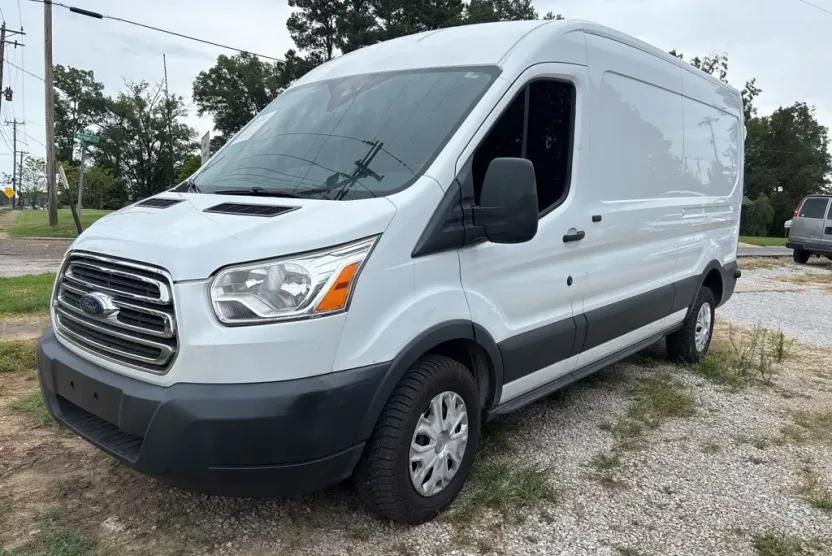 2017 Ford Transit photo 1