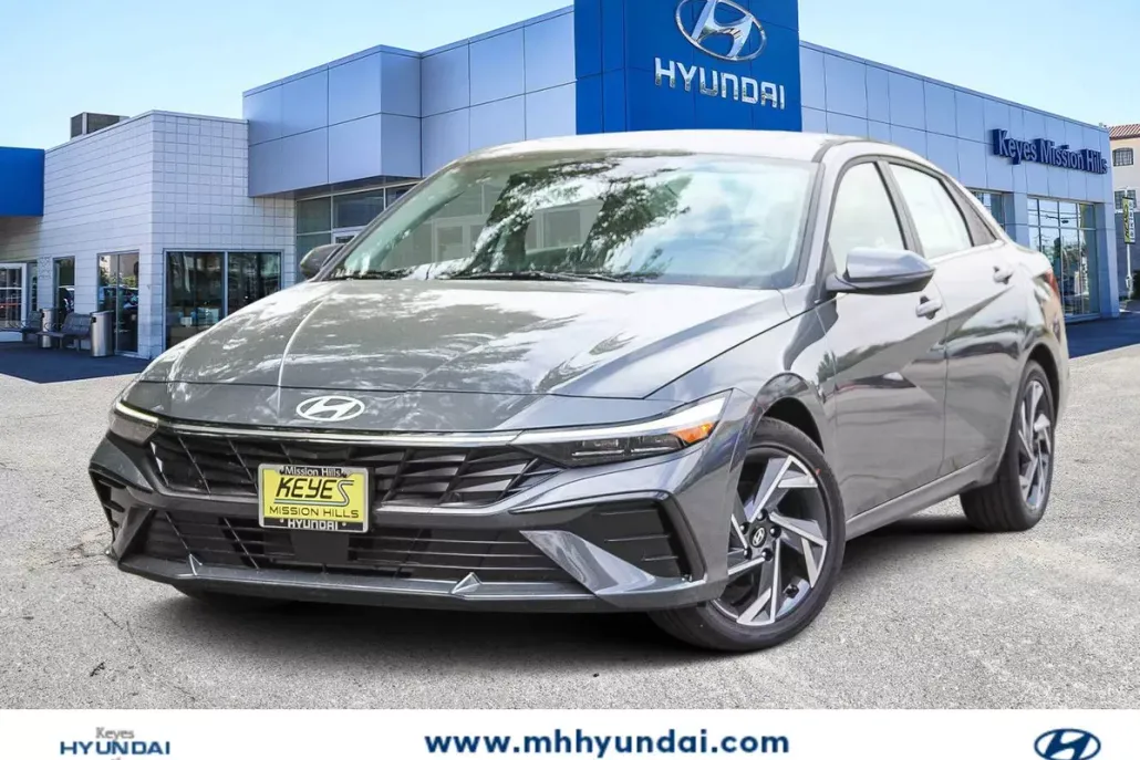 2025 Hyundai Elantra Limited photo 1