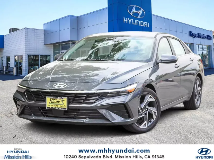 2025 Hyundai Elantra Limited photo 1