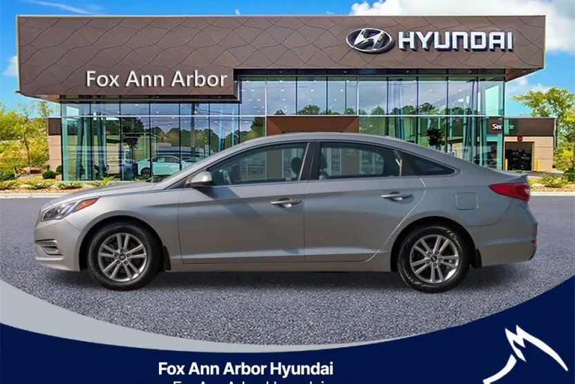 2015 Hyundai Sonata SE photo 1