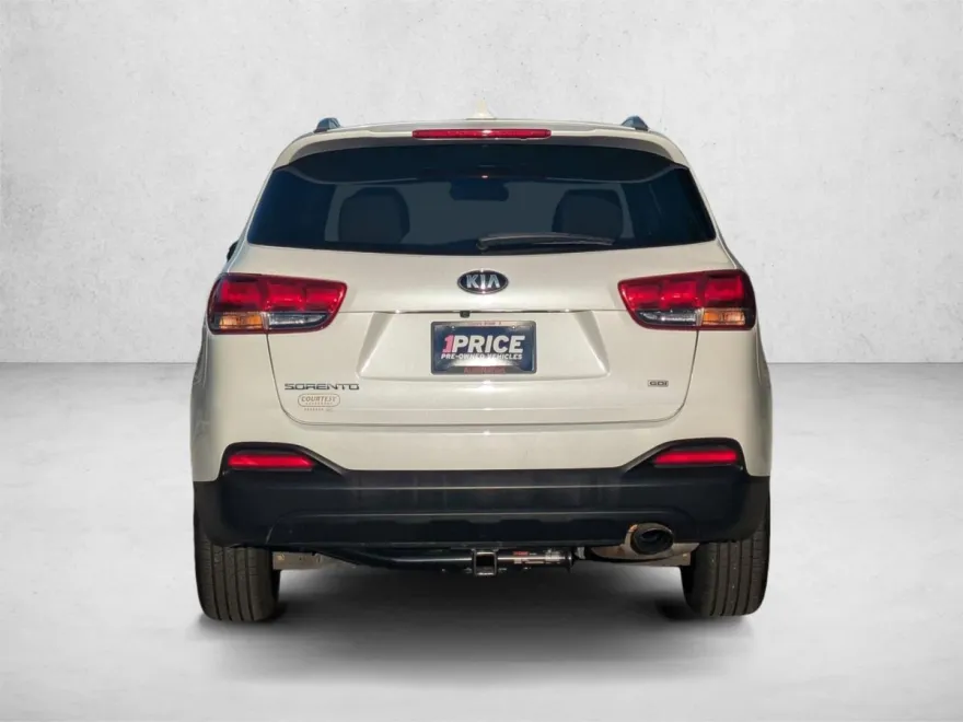 2018 Kia Sorento LX photo 1