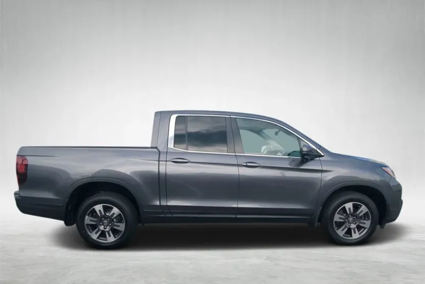 2018 Honda Ridgeline RTL-T photo 1