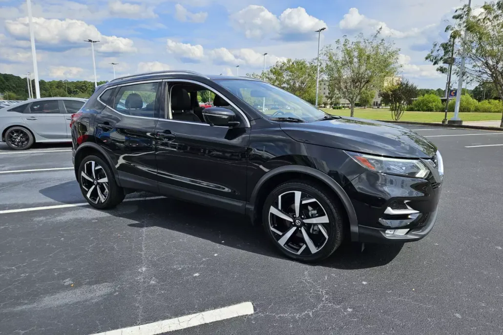 2022 Nissan Rogue Sport SL photo 1