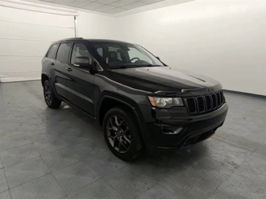 2021 Jeep Grand Cherokee Anniversary Edition photo 1