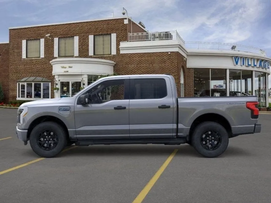 2025 Ford F-150 Lightning XLT photo 1