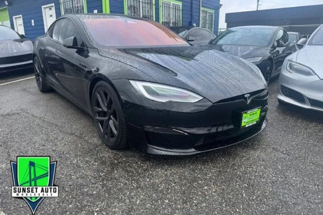 2022 Tesla Model S Plaid photo 1