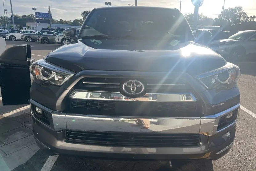 2022 Toyota 4Runner Limited photo 1