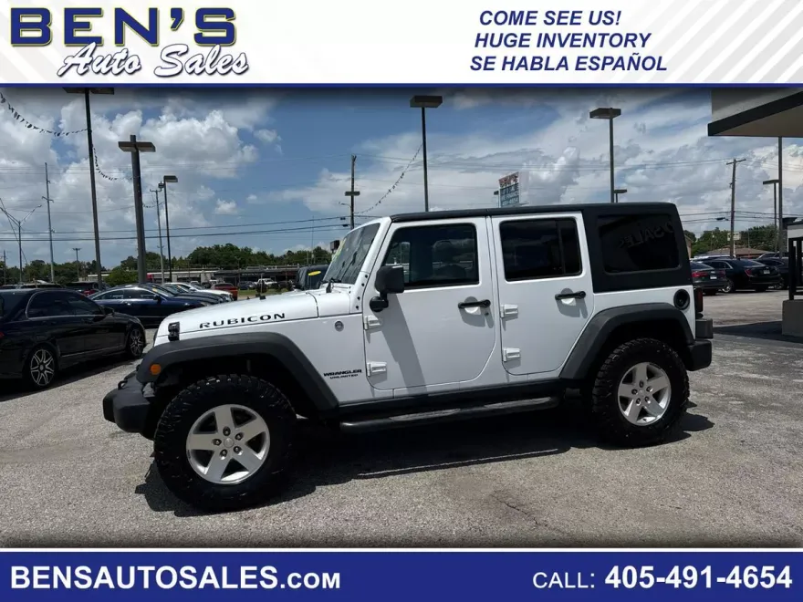 2011 Jeep Wrangler Unlimited Rubicon photo 1