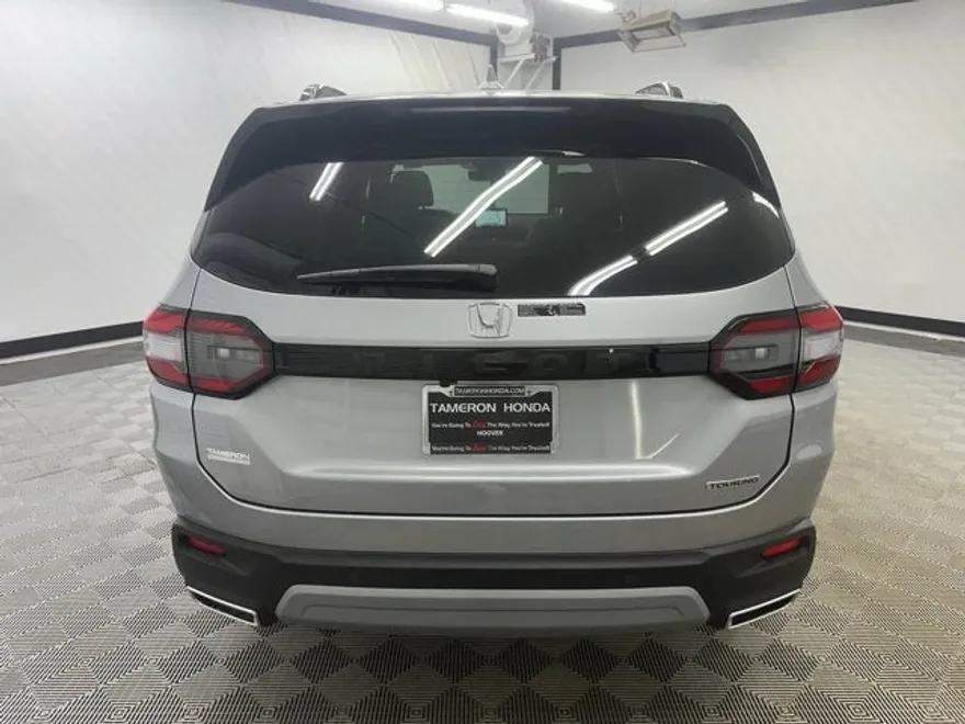 2025 Honda Pilot Touring photo 1