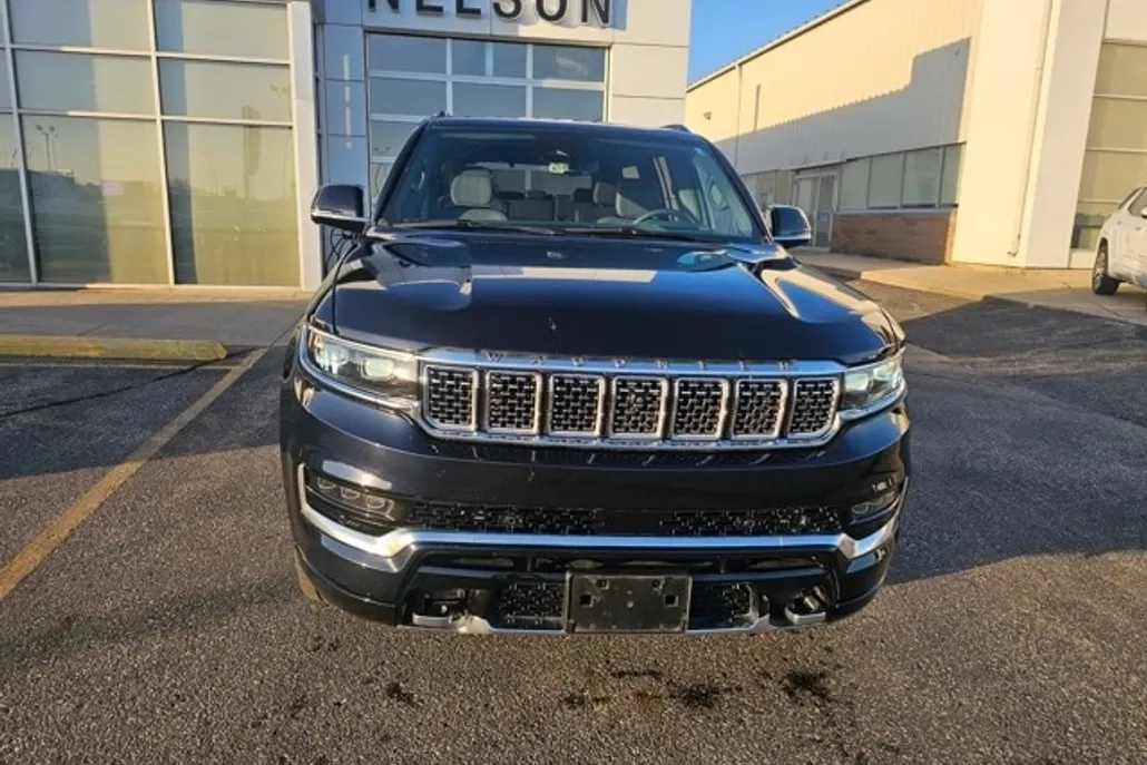 2024 Jeep Grand Wagoneer III photo 1
