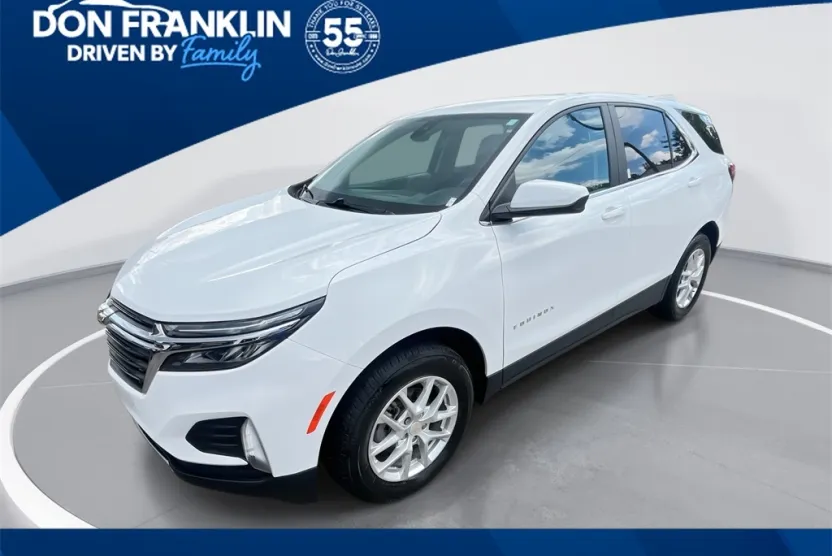 2023 Chevrolet Equinox LT photo 1