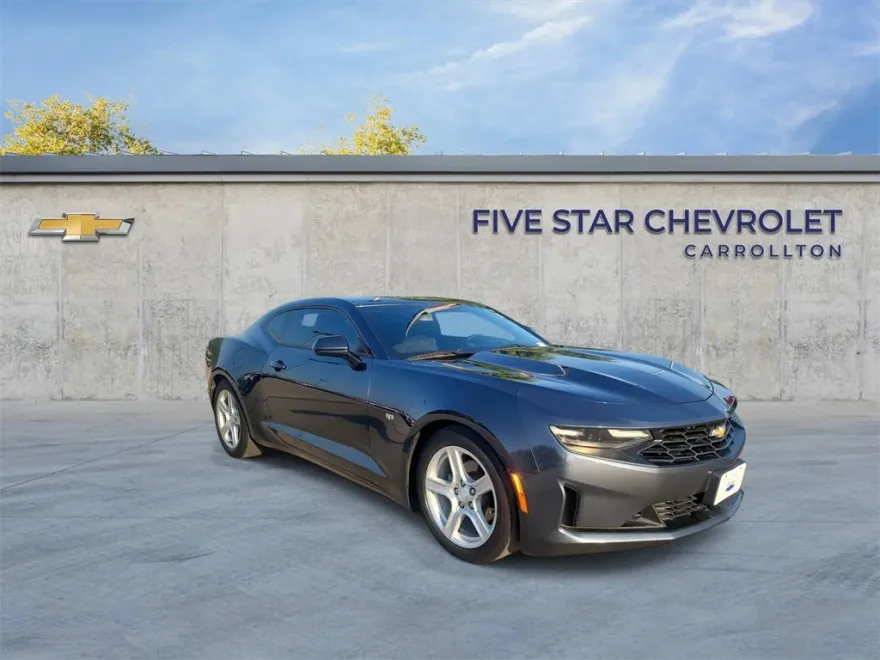 2019 Chevrolet Camaro 1LT photo 1