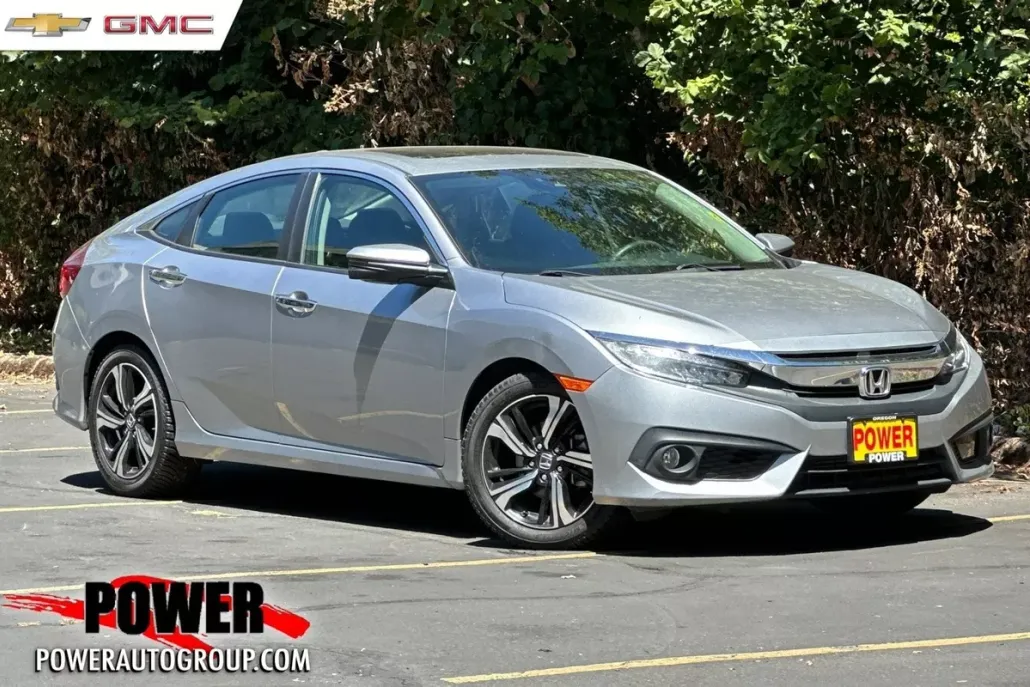 2017 Honda Civic Touring photo 1
