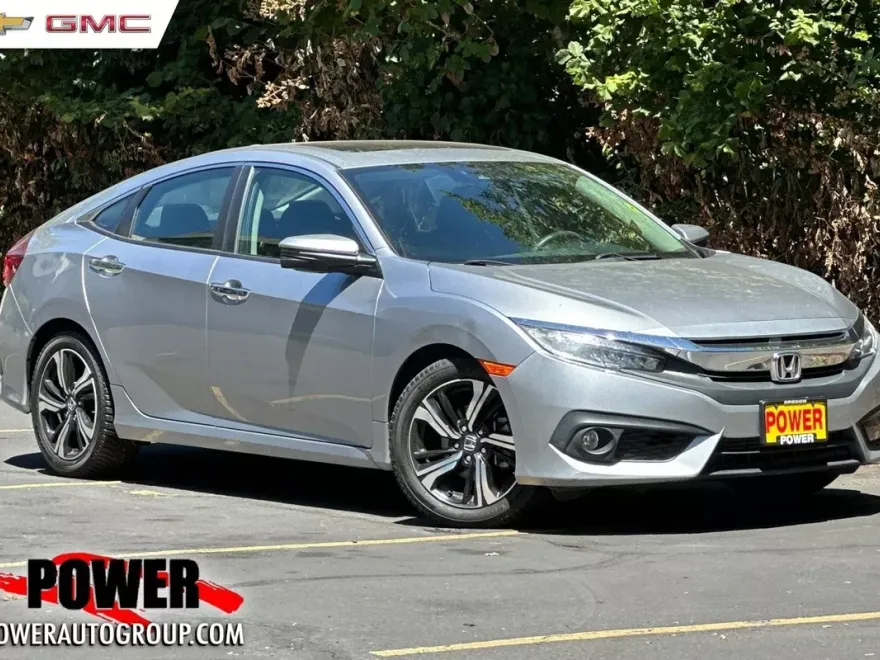2017 Honda Civic Touring photo 1