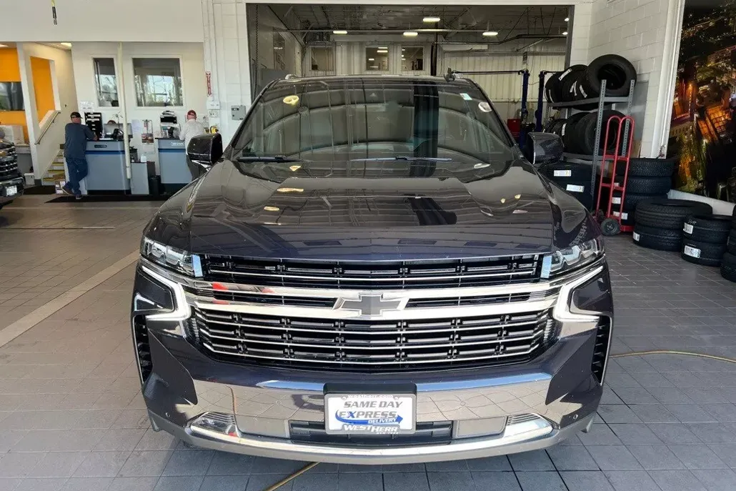 2022 Chevrolet Tahoe LT photo 1