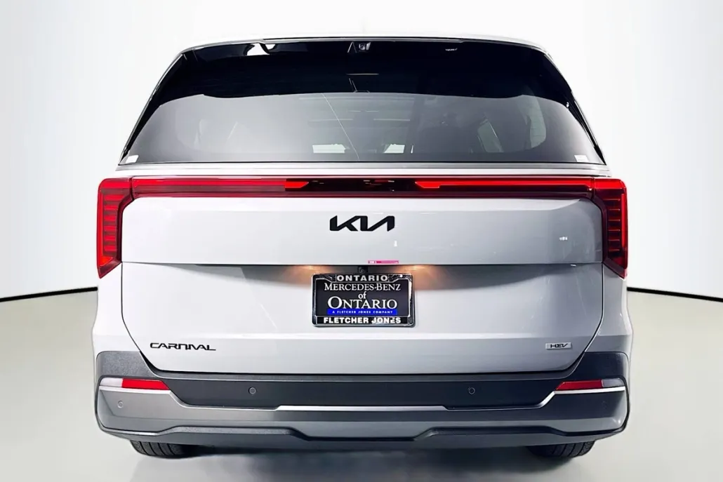 2025 Kia Carnival SX Prestige photo 1