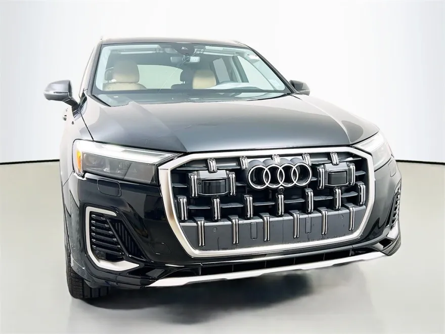 2025 Audi Q7 55 Premium Plus photo 1