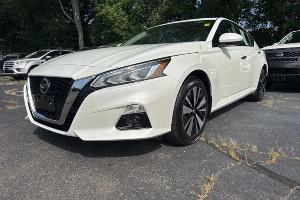 2022 Nissan Altima 2.5 SL photo 1