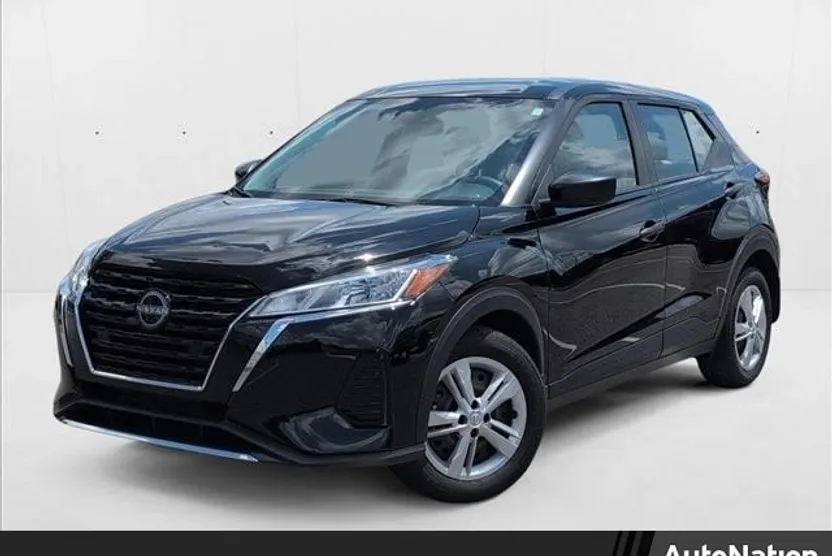 2023 Nissan Kicks S photo 1