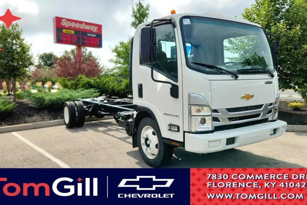 2025 Chevrolet Silverado 4500HD photo 1