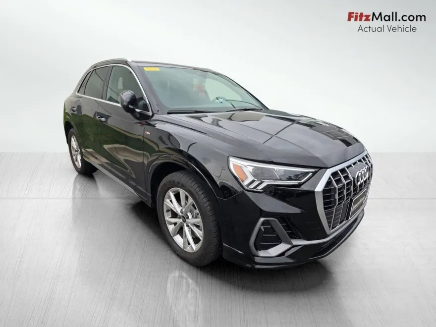 2023 Audi Q3 45 TFSI S line Premium photo 1