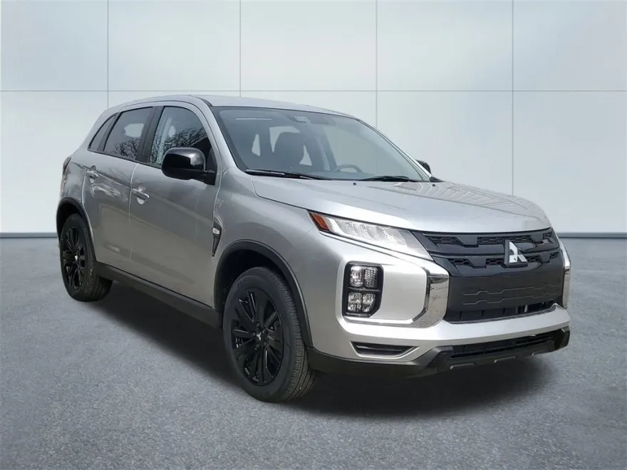 2025 Mitsubishi Outlander Sport LE photo 1