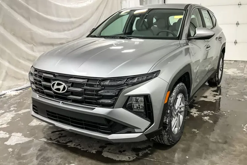 2025 Hyundai Tucson SE photo 1