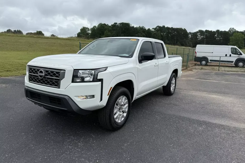 2022 Nissan Frontier SV photo 1