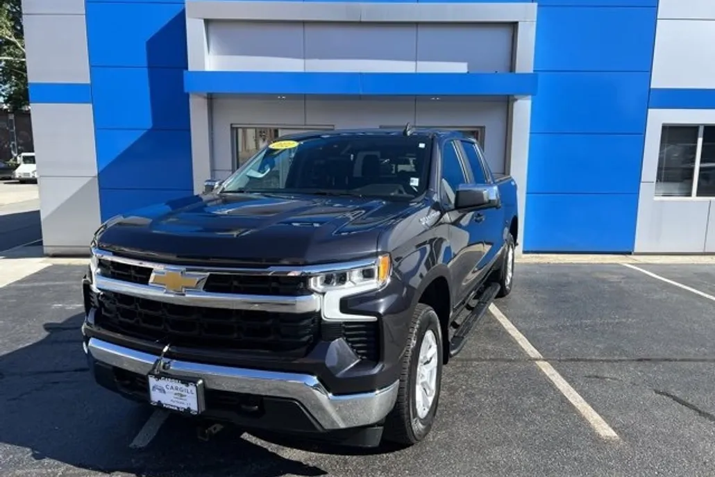 2022 Chevrolet Silverado 1500 LT photo 1